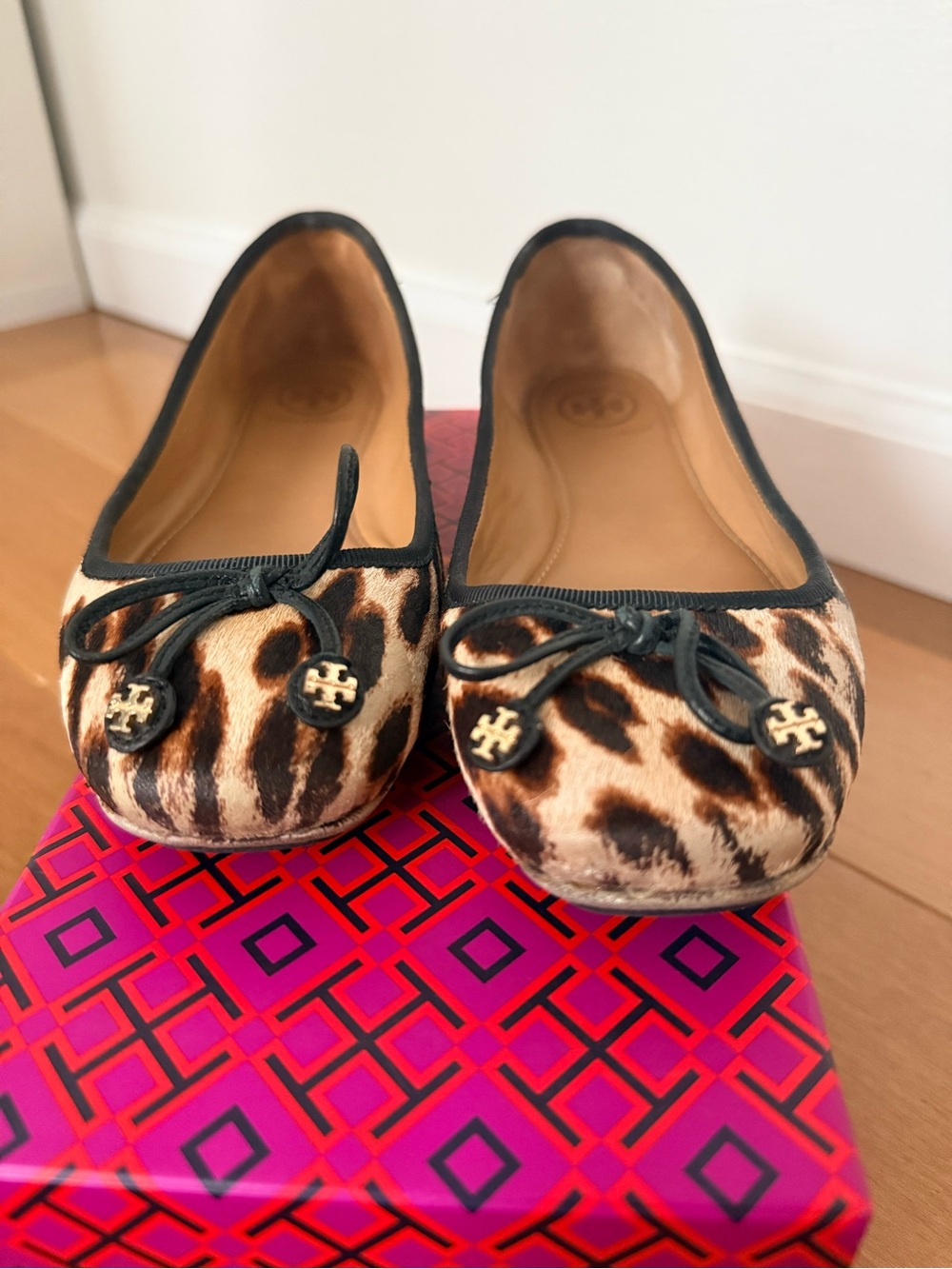 Tory Burch Leopard-Print Ballet Flats with Black Trim - Picture 2 of 5